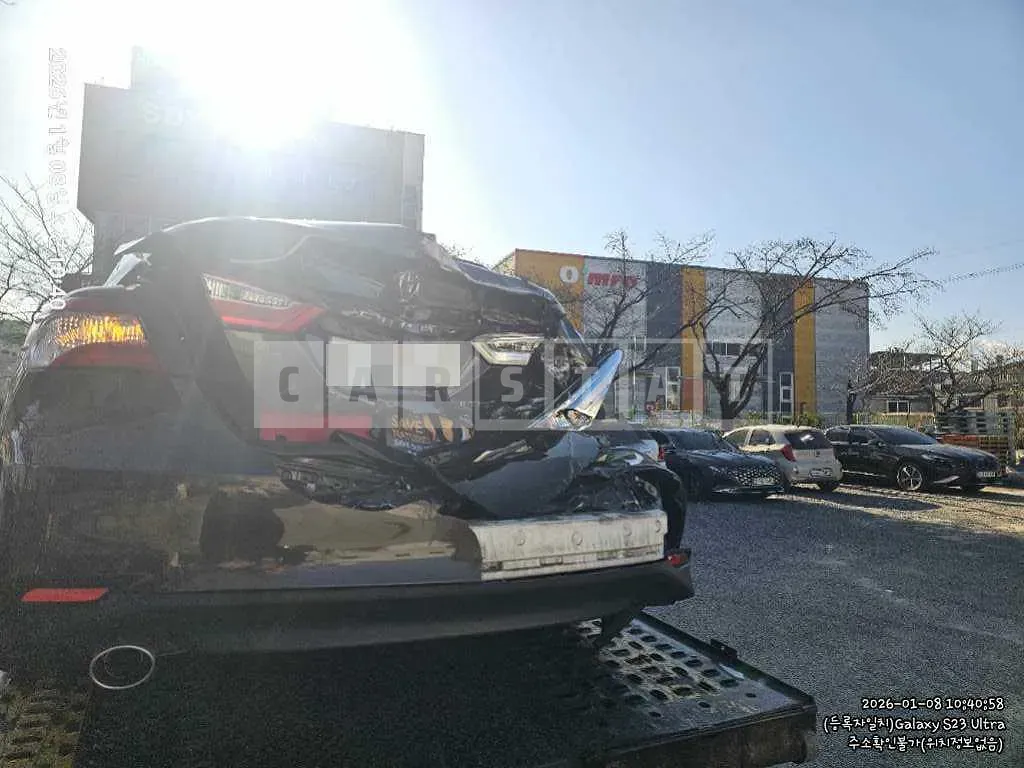 Photo 2 of 11: 2020 Toyota Camry Hybrid LE — Korean insurance auction