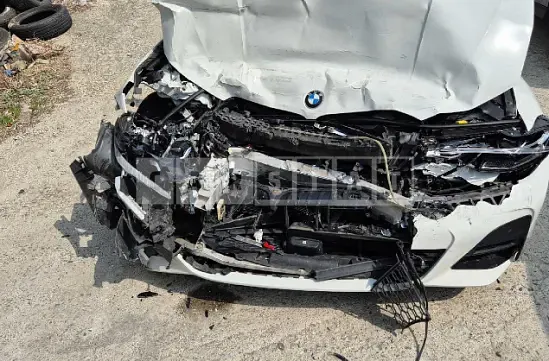 Photo 2 of 16: 2019 BMW 330i M Sport Package — Korean insurance auction