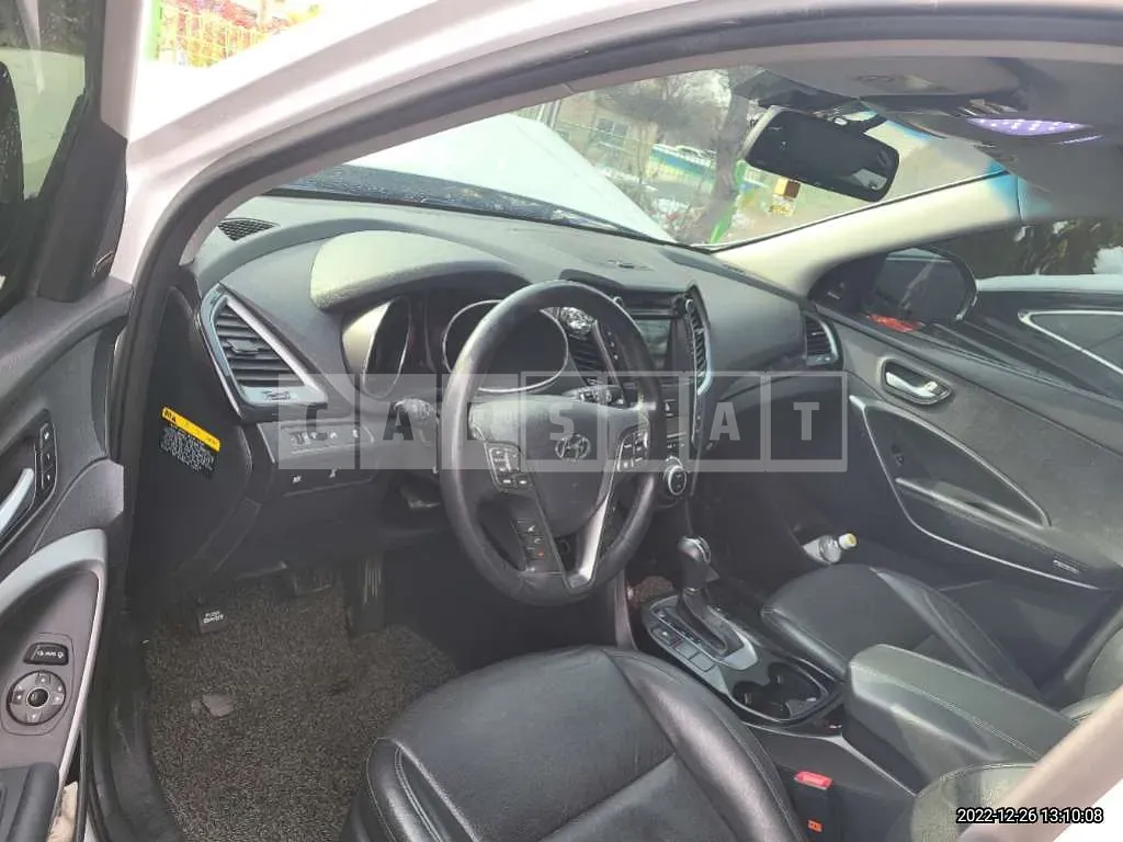 Photo 2 of 7: 2015 Hyundai Santa Fe, VIN KMHSW81UDFU434743 — Korean insurance auction