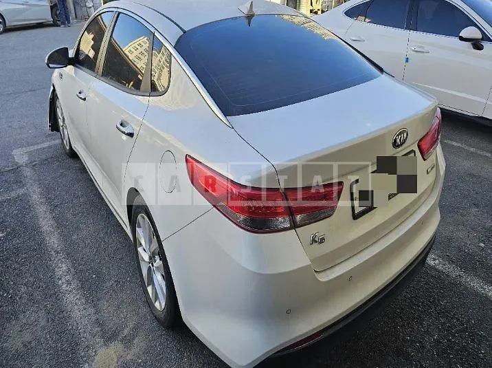 Photo 2 of 17: 2017 Kia K5 Diesel, VIN KNAGX415GHA172504 — Korean insurance auction