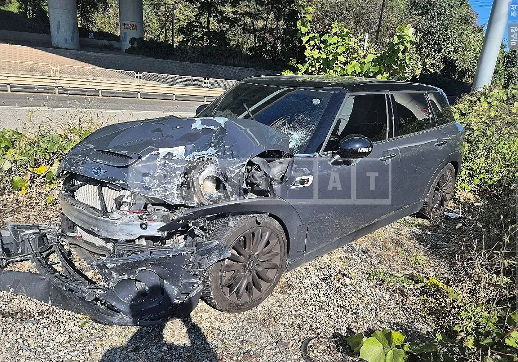 Photo 2 of 10: 2019 MINI Cooper S Clubman — Korean insurance auction