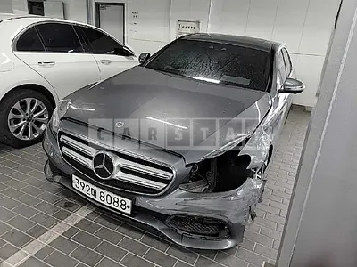 Photo 1 of 36: 2020 Mercedes-Benz E 300, VIN W1KZF4JB8LA766446 — Korean insurance auction
