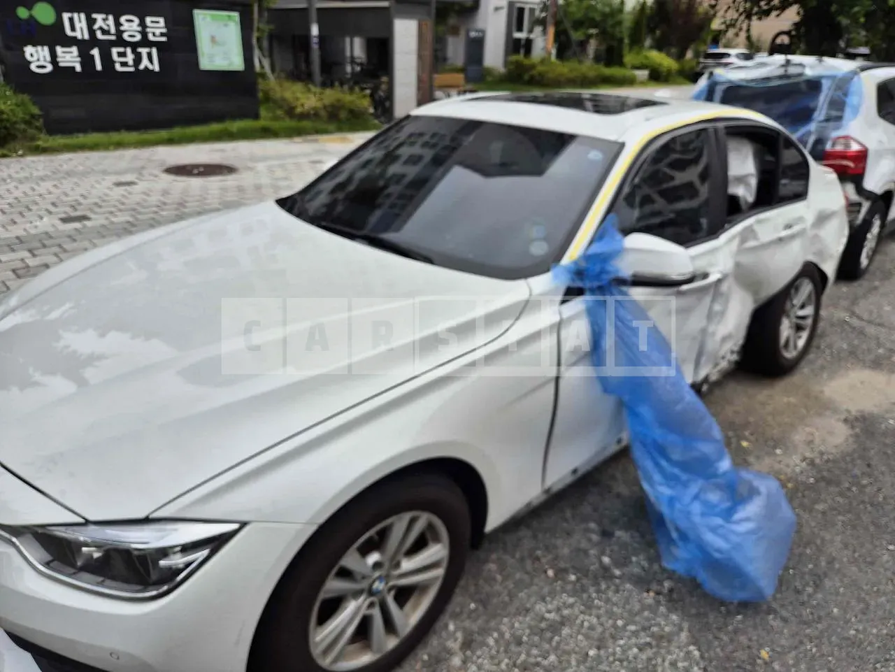 Photo 2 of 11: 2017 BMW 320d EfficientDynamics Edition, VIN WBA8D1103HK776650 — Korean insurance auction