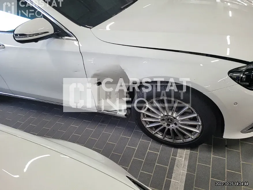 Photo 2 of 24: 2022 Mercedes-Benz E250 — Korean insurance auction