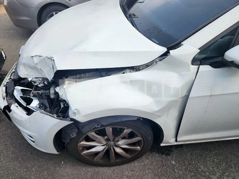 Photo 2 of 6: 2015 Volkswagen Golf 1.6 TDI BMT, VIN WVWZZZAUZFW258715 — Korean insurance auction