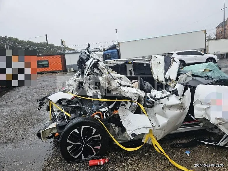 Photo 2 of 15: 2022 Kia EV6 Electric Car — Korean insurance auction