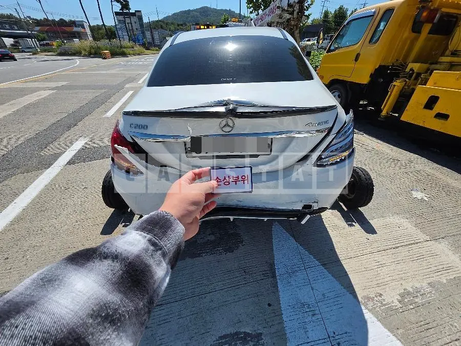 Photo 2 of 10: 2018 Mercedes-Benz C200 4Matic — Korean insurance auction