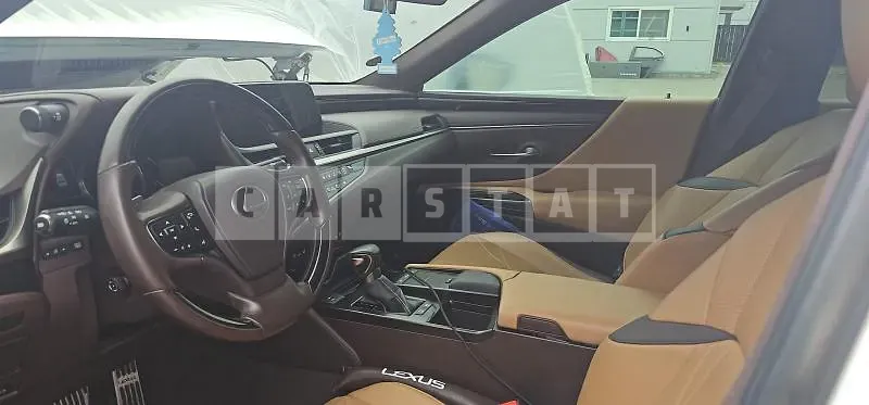 Photo 2 of 11: 2021 Lexus ES300h — Korean insurance auction