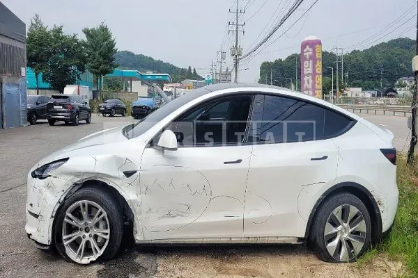 Photo 2 of 7: 2021 Tesla Model Y LongRange, VIN 5YJYGDEE9MF284844 — Korean insurance auction