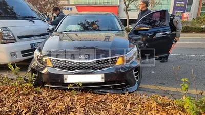 Photo 1 of 20: 2016 Kia K5, VIN KNAGX417GHA123898 — Korean insurance auction