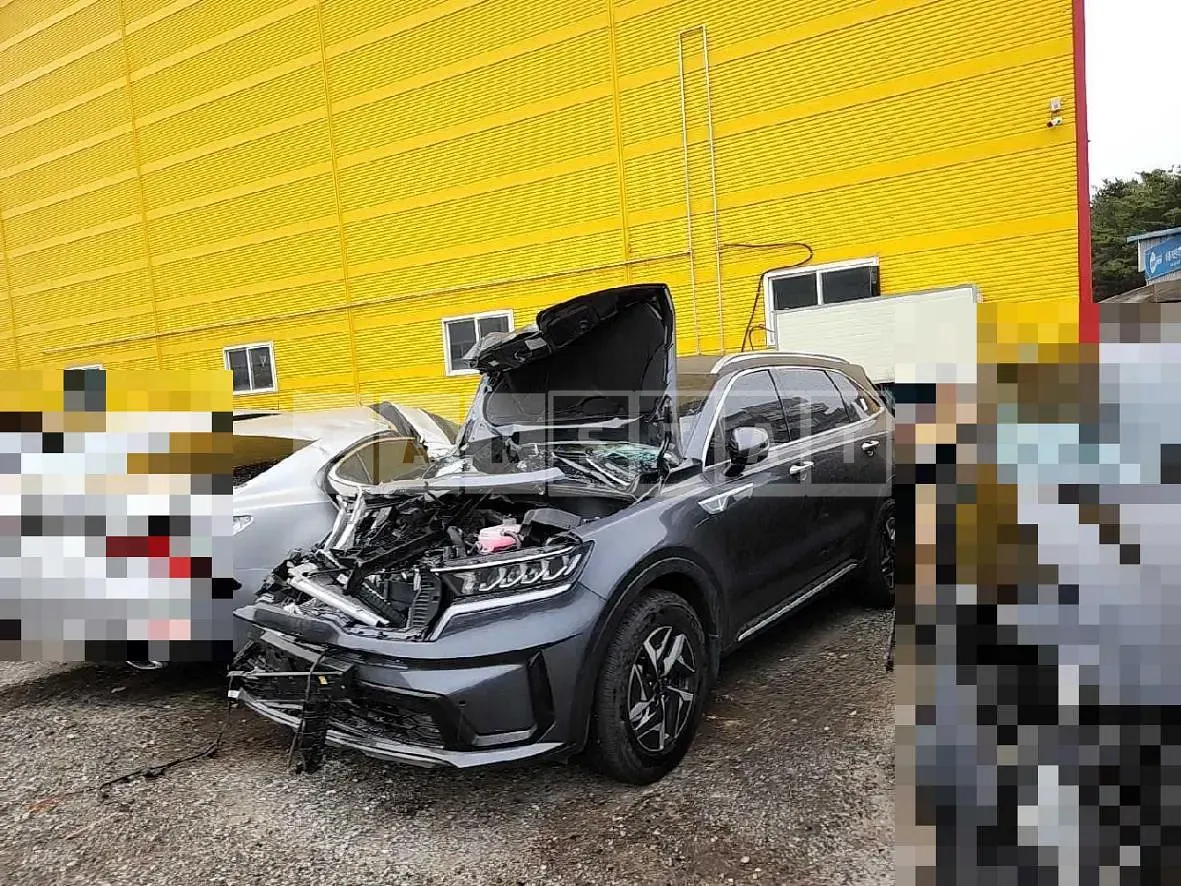 Photo 2 of 8: 2022 Kia Sorento Hybrid 1.6, VIN KNARL81GBNA121527 — Korean insurance auction