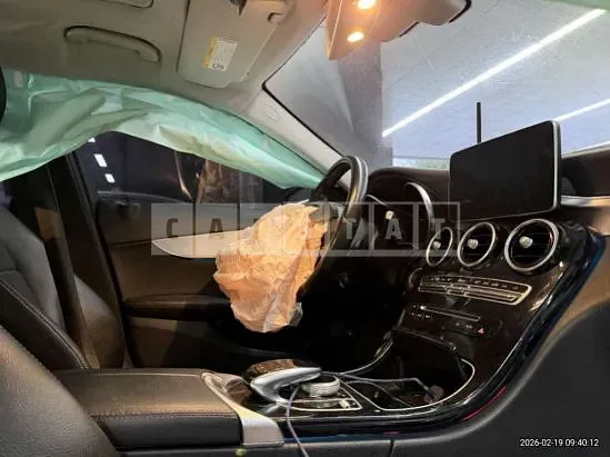 Photo 2 of 18: 2016 Mercedes-Benz C220d 4Matic, VIN WDDWF0FB1GF352163 — Korean insurance auction