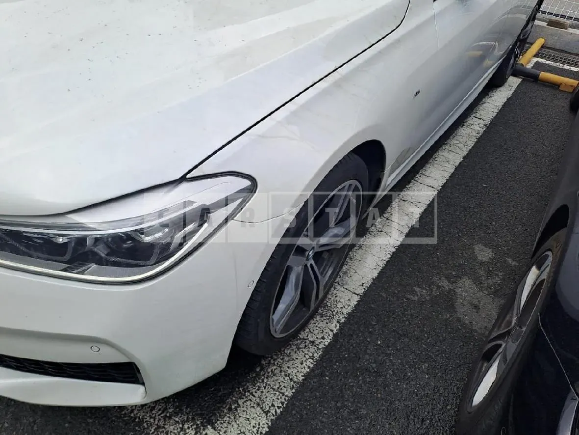 Photo 2 of 34: 2018 BMW 640i xDrive, VIN WBAJV610XJBL15818 — Korean insurance auction