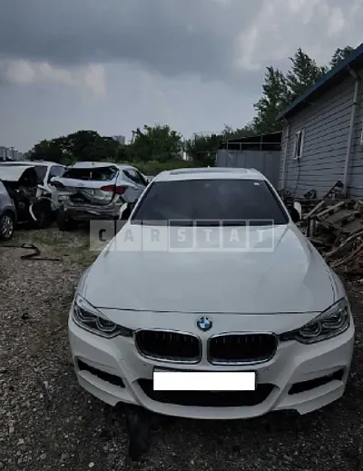 Photo 1 of 13: 2017 BMW 320i — Korean insurance auction