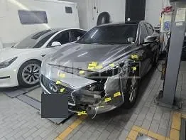 Photo 2 of 6: 2019 Infiniti Q30 — Korean insurance auction