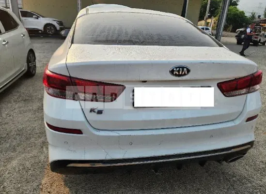 Photo 2 of 16: 2019 Kia K5 — Korean insurance auction