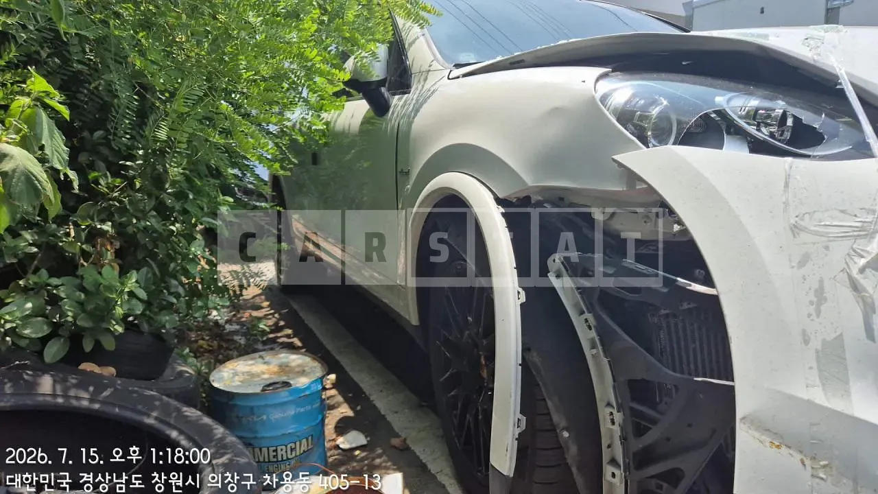 Photo 2 of 15: 2017 Porsche Cayenne Diesel, VIN WP1AF2923HLA31397 — Korean insurance auction