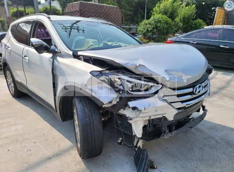 Photo 2 of 9: 2015 Hyundai Santa Fe, VIN KMHSW81UDFU362435 — Korean insurance auction