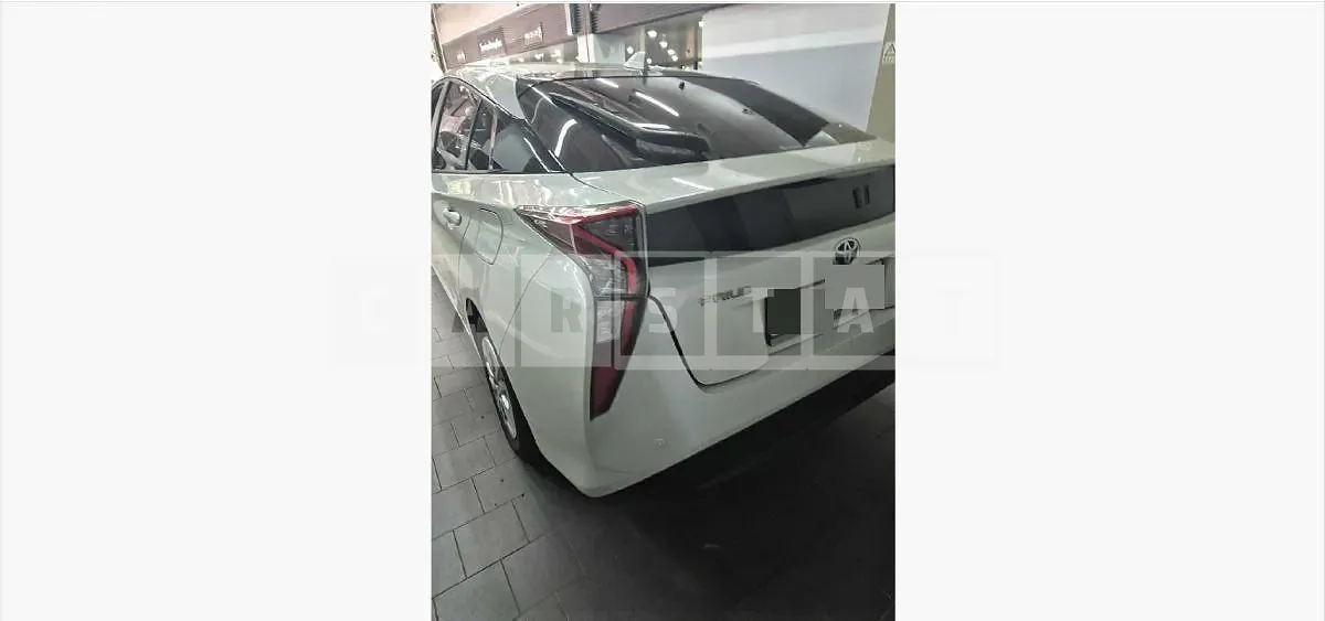 Photo 2 of 32: 2017 Toyota Prius — Korean insurance auction