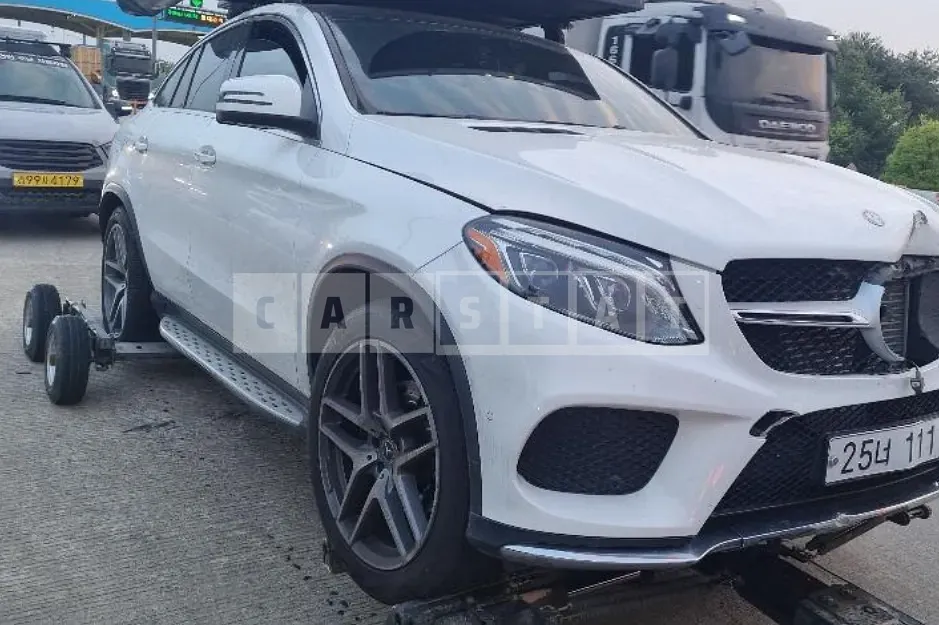 Photo 2 of 4: 2017 Mercedes-Benz GLE350d 4Matic Coupe, VIN WDCED2EB2HA071068 — Korean insurance auction
