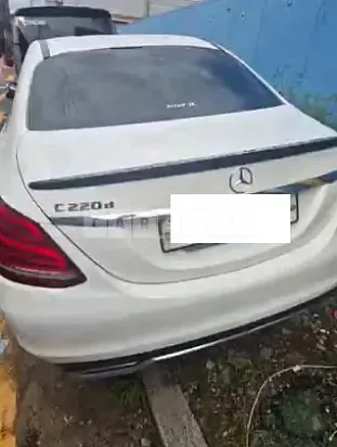 Photo 2 of 18: 2018 Mercedes-Benz C 220d — Korean insurance auction
