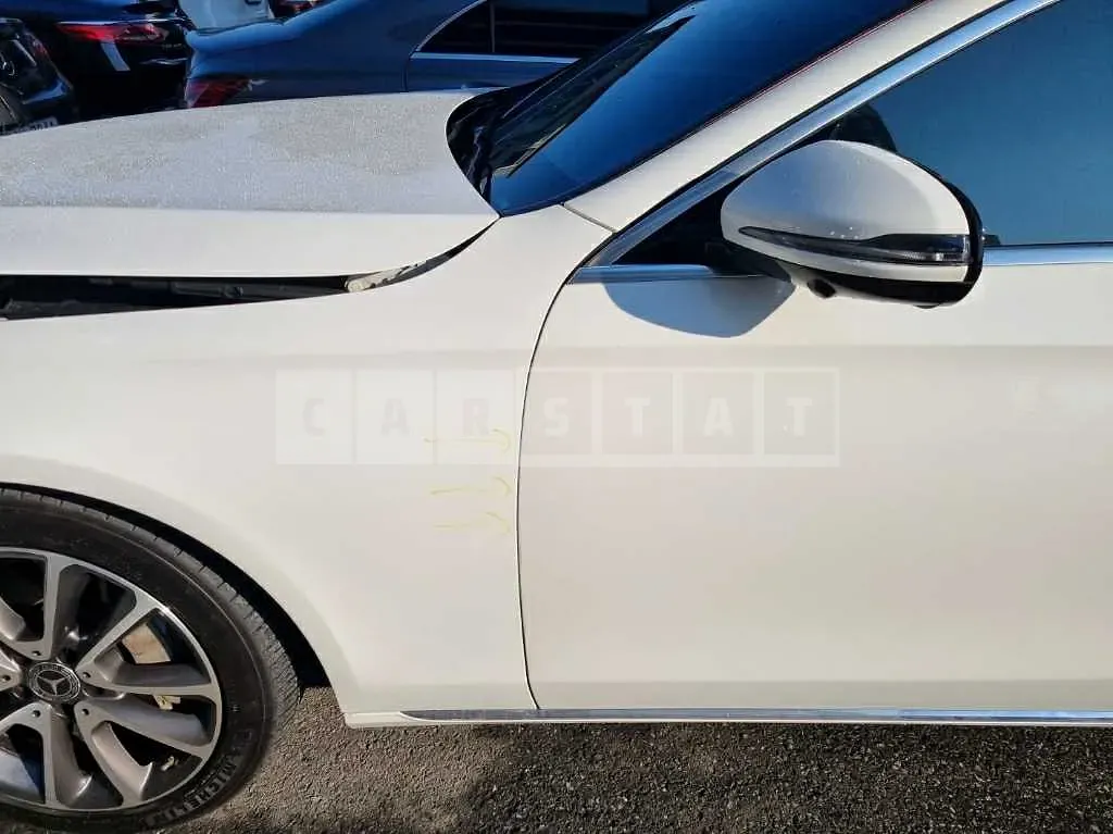 Photo 2 of 11: 2019 Mercedes-Benz E 300 4Matic — Korean insurance auction