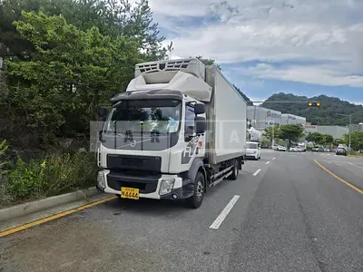 Photo 1 of 4: 2017 Volvo FL Cargo — Korean insurance auction