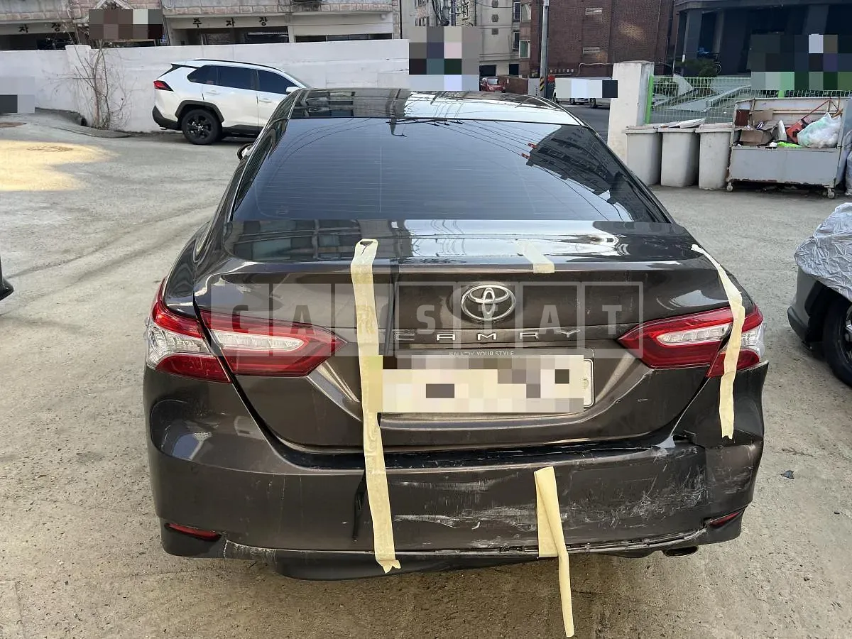 Photo 2 of 4: 2018 Toyota Camry — Korean insurance auction