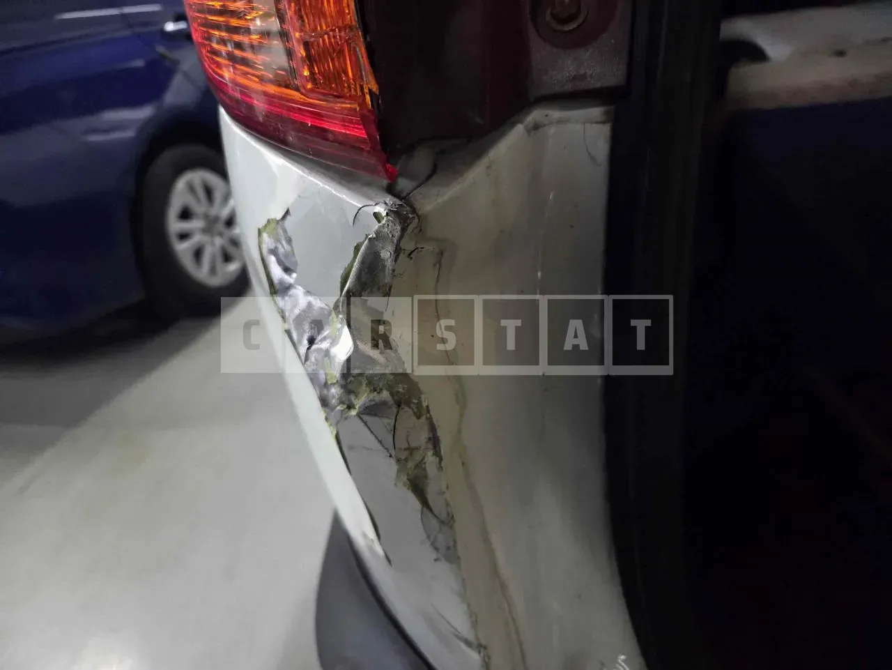 Photo 2 of 9: 2015 Toyota Lave 4 2WD, VIN JTMYFREV4FD079460 — Korean insurance auction
