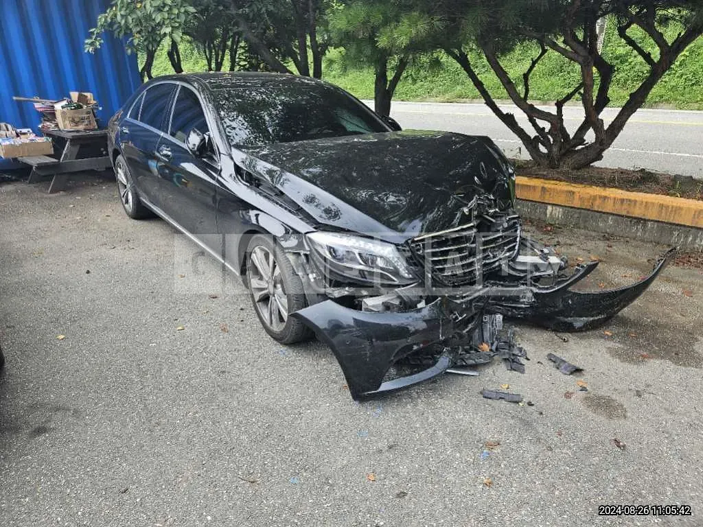 Photo 2 of 36: 2017 Mercedes-Benz S400 4Matic L — Korean insurance auction