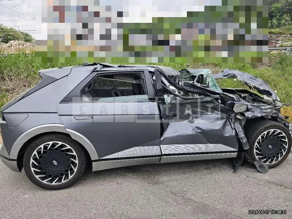 Photo 2 of 9: 2023 Hyundai IONIQ 5 Electric Car AWD — Korean insurance auction