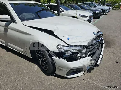Photo 1 of 50: 2021 BMW 530i — Korean insurance auction
