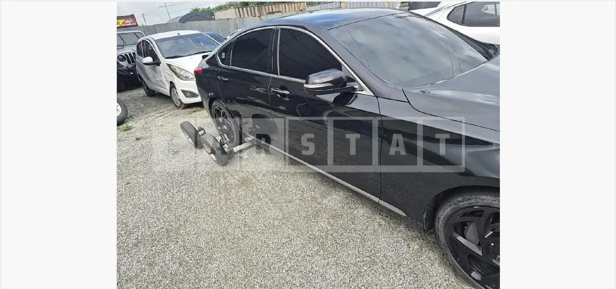 Photo 2 of 24: 2017 Genesis G80 3.3 — Korean insurance auction