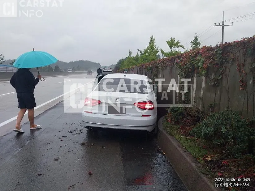 Photo 3 of 3: 2018 Volkswagen Passat 2.0 TSI, VIN 1VWZZZA3ZJC042343 — Korean insurance auction