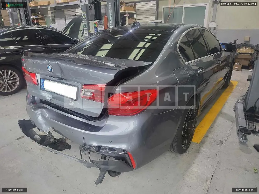 Photo 2 of 5: 2018 BMW 520d, VIN WBAJC3103JWB80598 — Korean insurance auction