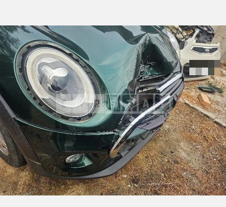 Photo 2 of 10: 2018 MINI Cooper — Korean insurance auction