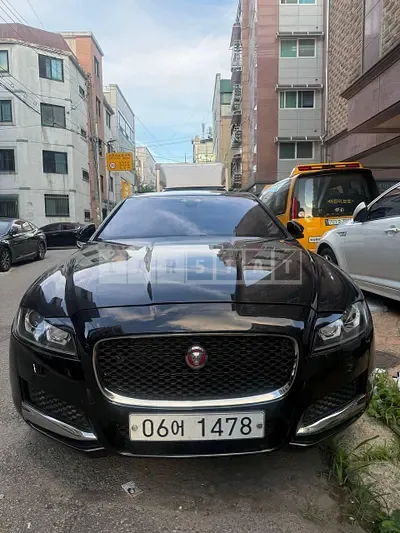 Photo 1 of 7: 2017 Jaguar XF 20d AWD — Korean insurance auction