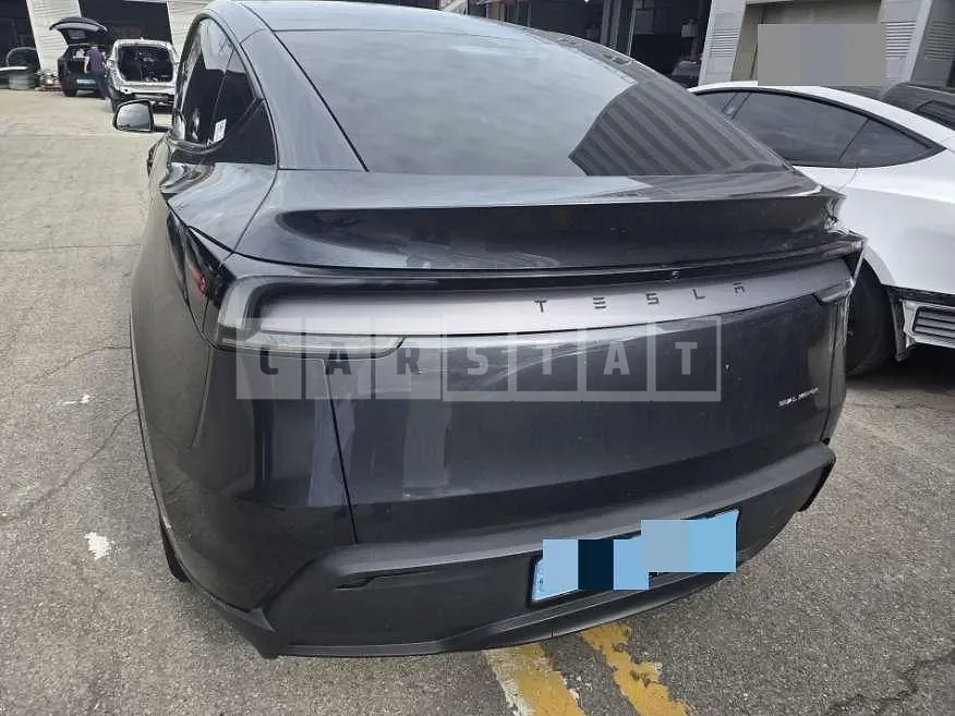 Photo 2 of 9: 2025 Tesla Model Y Long Range — Korean insurance auction