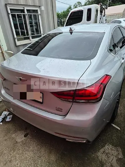 Photo 1 of 18: 2015 Genesis Dh — Korean insurance auction