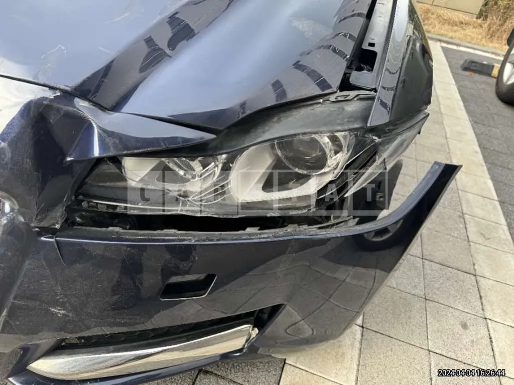 Photo 2 of 33: 2018 Jaguar XF 20d, VIN SAJBB4BN7JCY70509 — Korean insurance auction