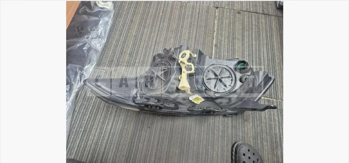 Photo 2 of 5: 2017 Genesis (parts) G80 3.3 Headlamp — Korean insurance auction