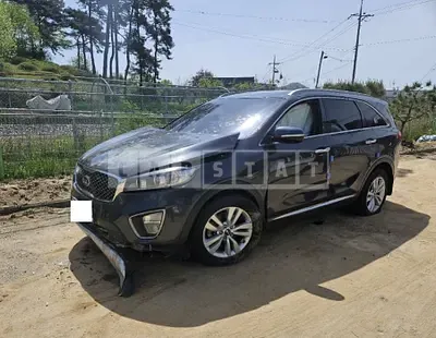Photo 1 of 18: 2016 Kia Sorento — Korean insurance auction