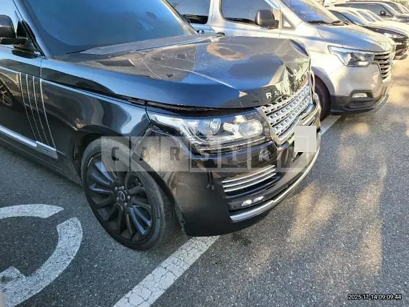 Photo 2 of 19: 2017 Land Rover Range Rover 4.4d — Korean insurance auction