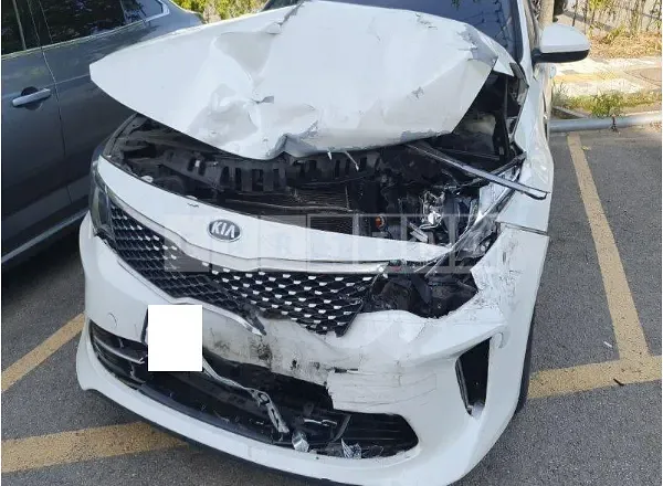 Photo 2 of 19: 2016 Kia K5, VIN KNAGS416BGA066734 — Korean insurance auction