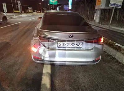 Photo 1 of 18: 2019 Lexus ES300h, VIN JTHB21B19K2044325 — Korean insurance auction