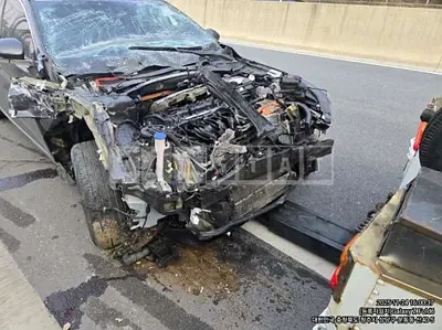 Photo 1 of 7: 2018 Kia K7, VIN KNALA41GBJA010851 — Korean insurance auction