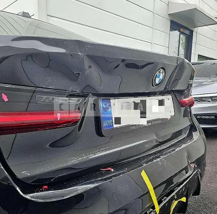 Photo 2 of 14: 2025 BMW 320i — Korean insurance auction