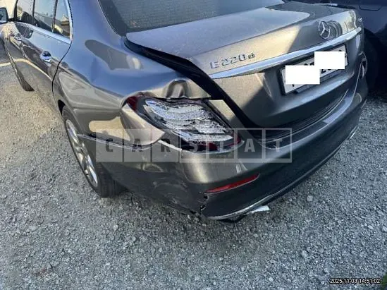 Photo 2 of 13: 2017 Mercedes-Benz E220 d 4Matic, VIN WDDZF0FB7HA223565 — Korean insurance auction