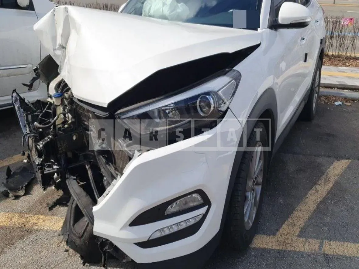 Photo 2 of 22: 2015 Hyundai Tucson TL, VIN KMHJ381ABGU115066 — Korean insurance auction
