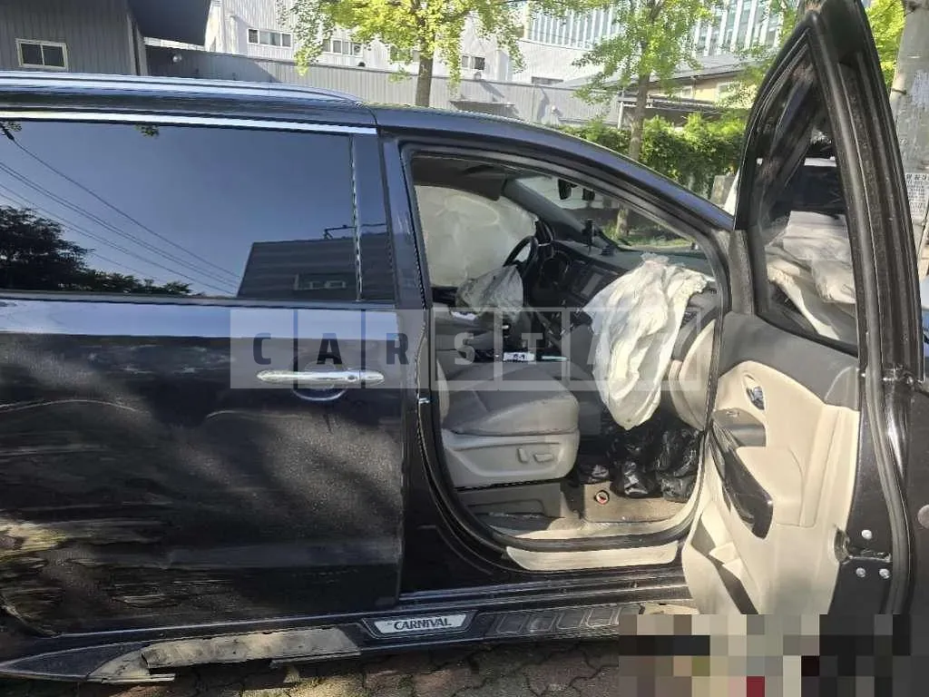 Photo 2 of 14: 2020 Kia Carnivals — Korean insurance auction